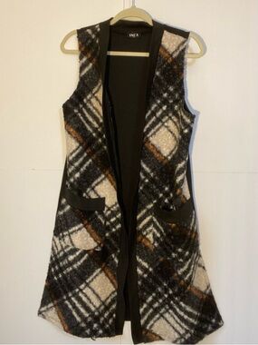 Isca Black & Cream Plaid Long Sleeveless Large Vest with Brown Accents